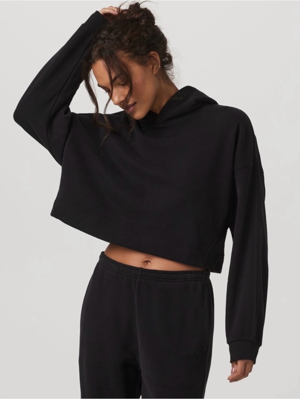 Vuori Black Sedona Cropped Hooded Sweatshirt Hoodie Size Medium